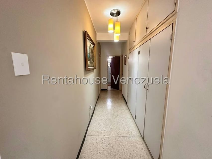 Apartamento (1 Nivel) en Venta en San Bernardino, Distrito Metropolitano - 28