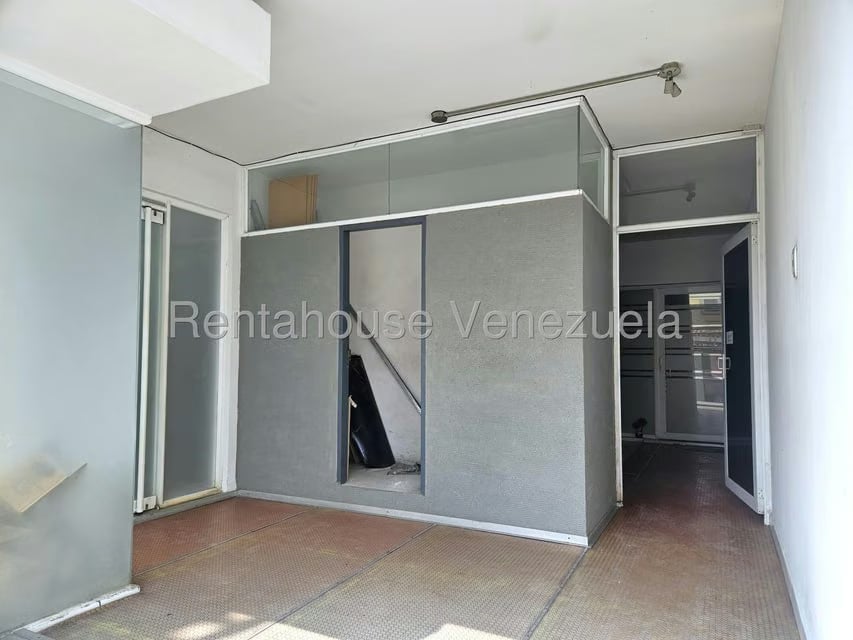 Comercial (Oficina) en Alquiler en Del Este, Lara - 2