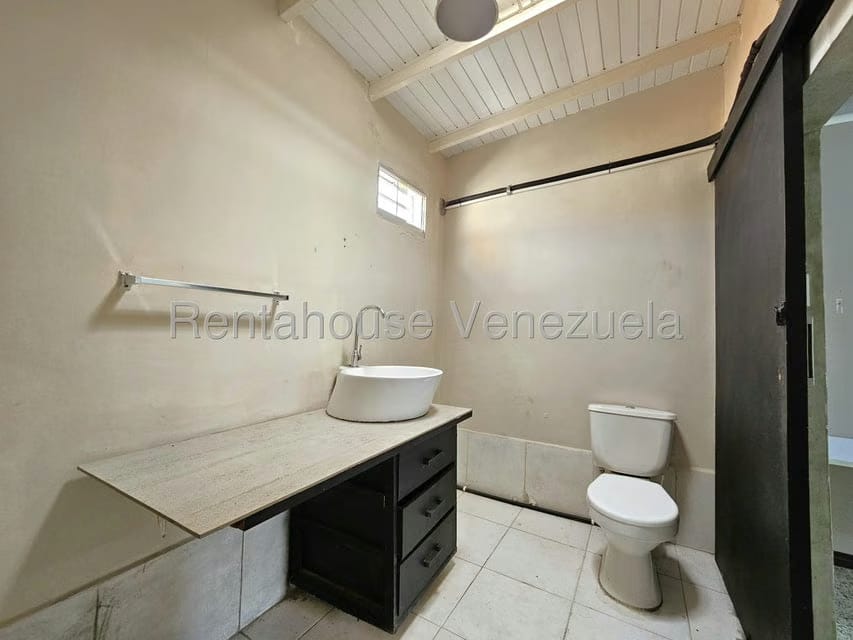 Comercial (Oficina) en Alquiler en Del Este, Lara - 12