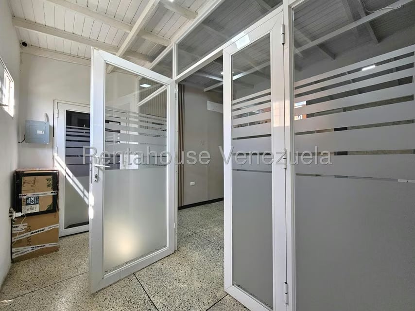 Comercial (Oficina) en Alquiler en Del Este, Lara - 5