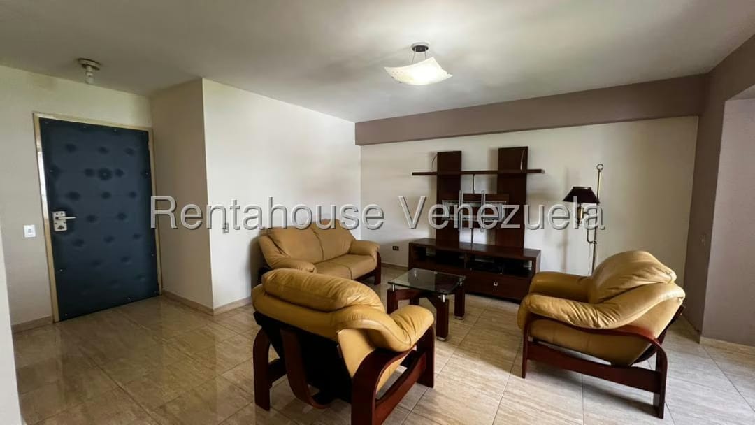 Apartamento (1 Nivel) en Alquiler en La Florida, Distrito Metropolitano - 2