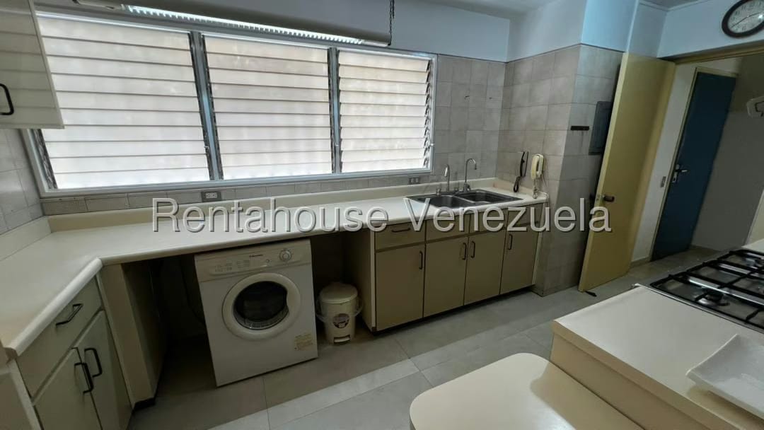 Apartamento (1 Nivel) en Alquiler en La Florida, Distrito Metropolitano - 11