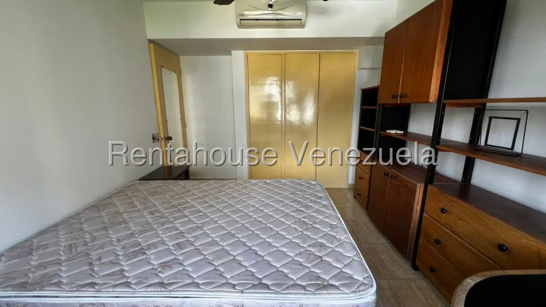 Apartamento (1 Nivel) en Alquiler en La Florida, Distrito Metropolitano - 22