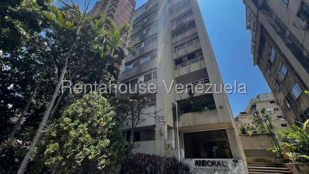 Apartamento (1 Nivel) en Alquiler en La Florida, Distrito Metropolitano - 24