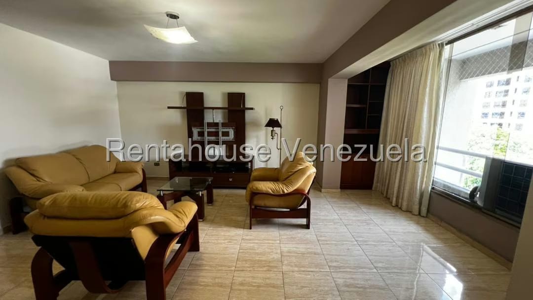 Apartamento (1 Nivel) en Alquiler en La Florida, Distrito Metropolitano - 4