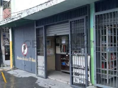 En Venta Galpón en Catia. Gato Negro - 2