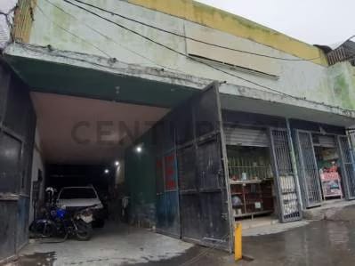 En Venta Galpón en Catia. Gato Negro - 3