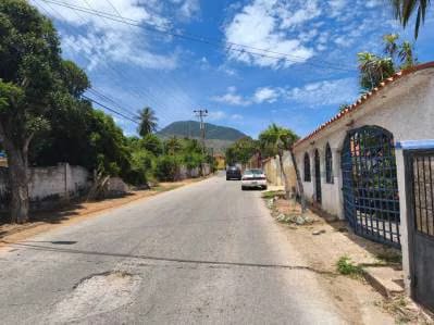 TERRENO TAPIADO, MUY CERCA DE PARQUE EL AGUA Y DE LA PLAYA DE EL CARDON - 4
