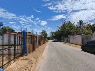 TERRENO TAPIADO, MUY CERCA DE PARQUE EL AGUA Y DE LA PLAYA DE EL CARDON - 5
