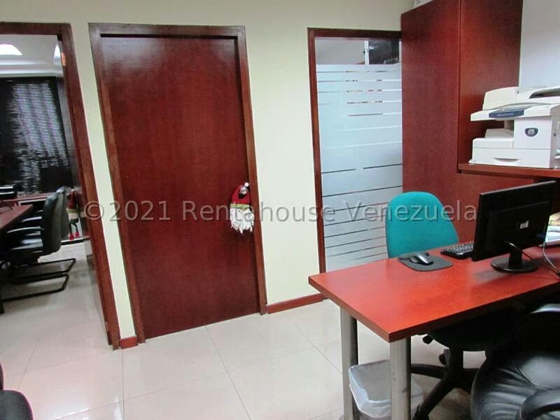 Comercial (Oficina) en Venta en Prados del Este, Distrito Metropolitano - 4