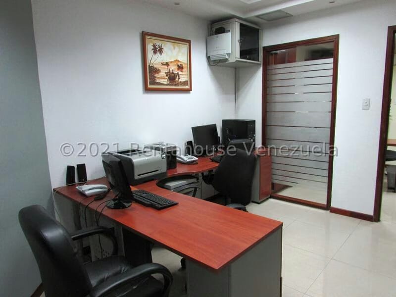 Comercial (Oficina) en Venta en Prados del Este, Distrito Metropolitano - 8
