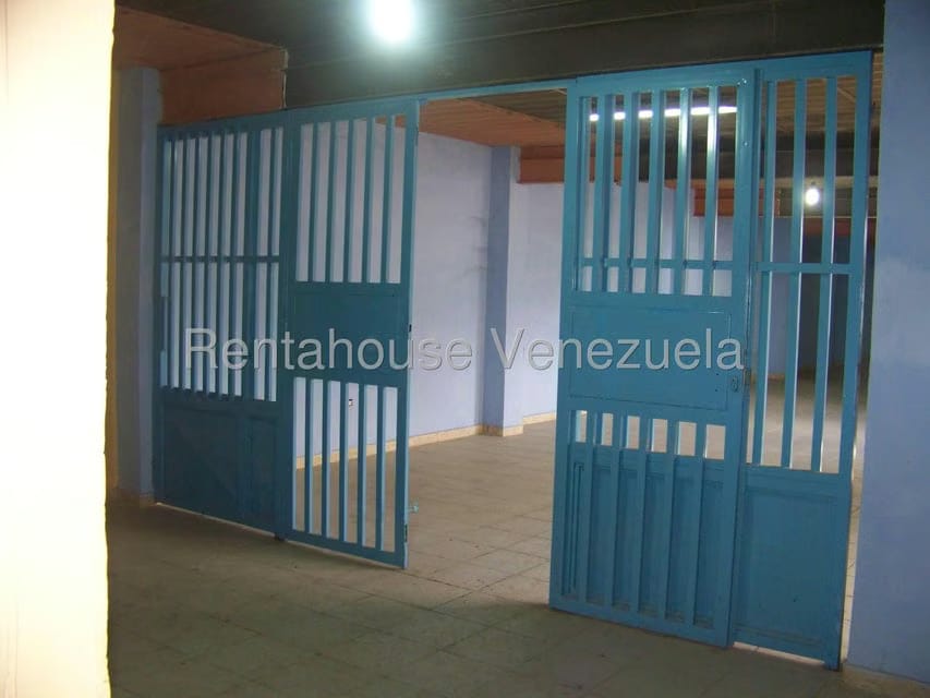 Comercial (Galpon - Deposito) en Alquiler en Las Barrancas, Miranda - 12