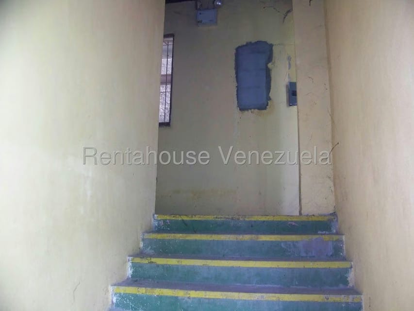 Comercial (Galpon - Deposito) en Alquiler en Las Barrancas, Miranda - 17