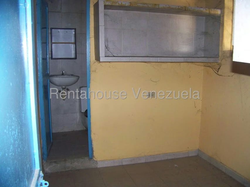 Comercial (Galpon - Deposito) en Alquiler en Las Barrancas, Miranda - 23