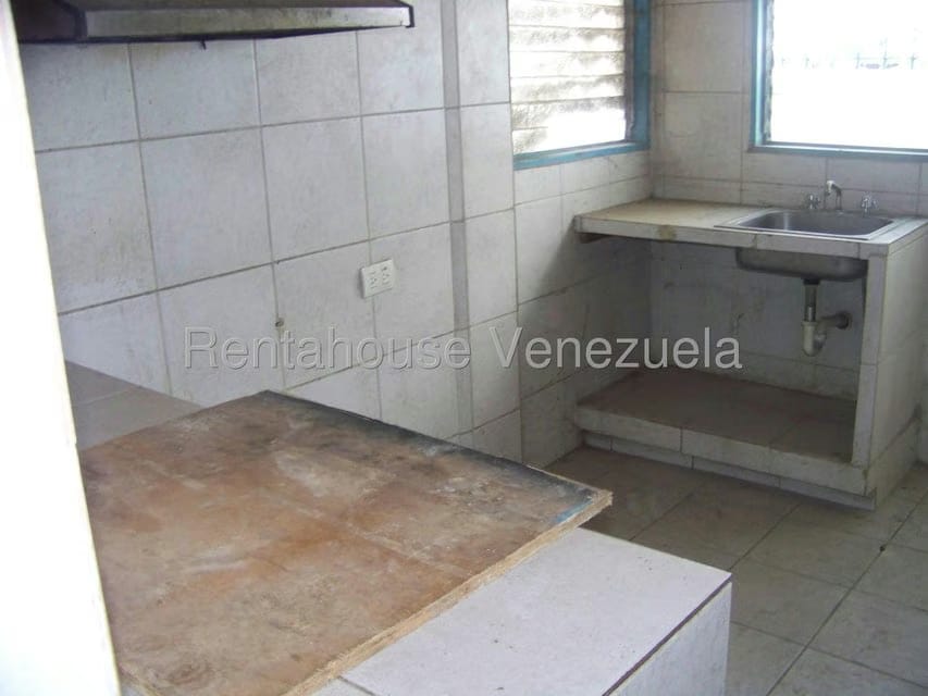 Comercial (Galpon - Deposito) en Alquiler en Las Barrancas, Miranda - 25