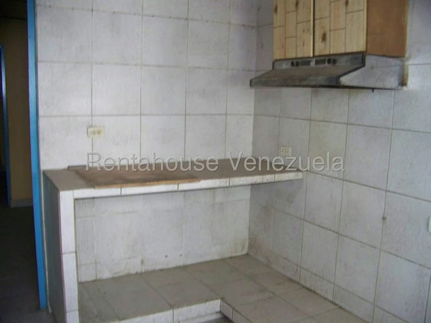 Comercial (Galpon - Deposito) en Alquiler en Las Barrancas, Miranda - 26