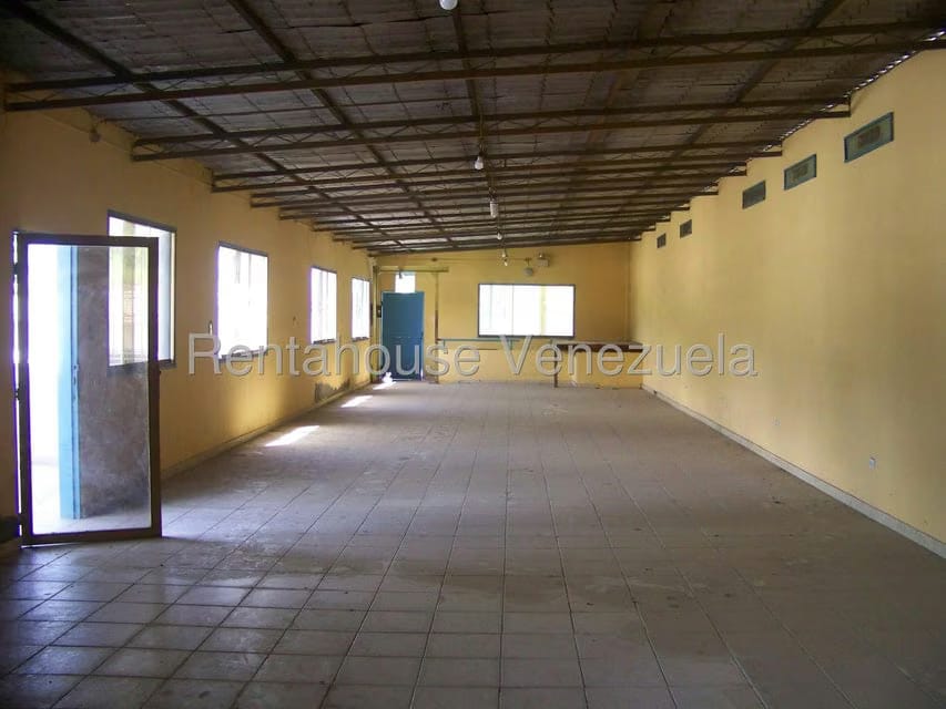 Comercial (Galpon - Deposito) en Alquiler en Las Barrancas, Miranda - 4
