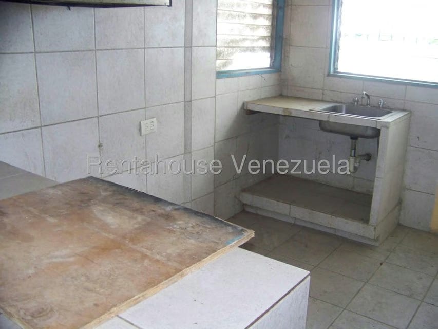 Comercial (Galpon - Deposito) en Alquiler en Las Barrancas, Miranda - 31