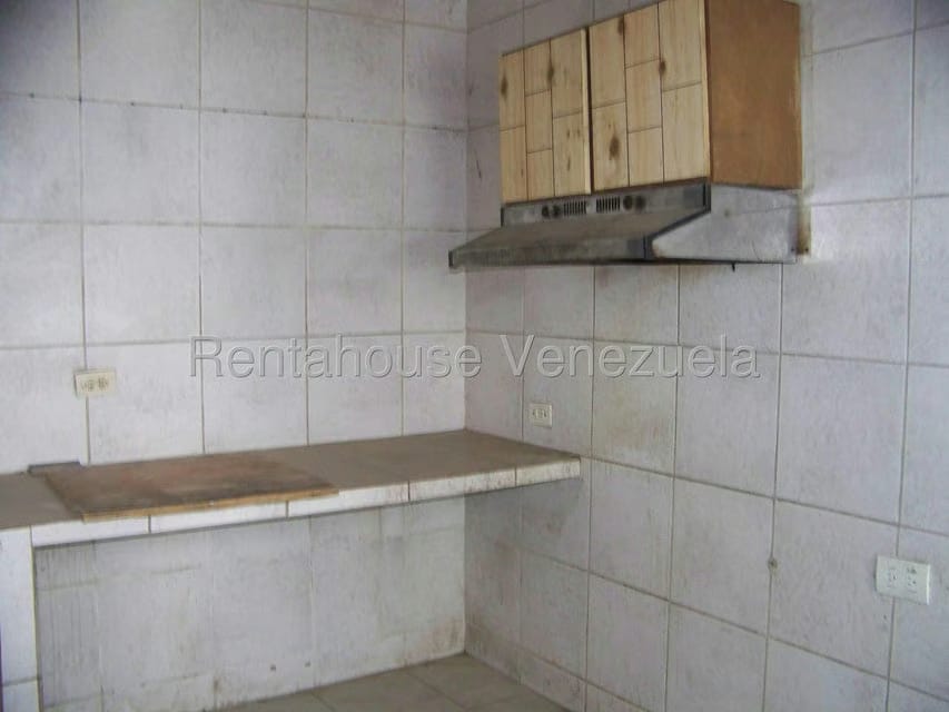 Comercial (Galpon - Deposito) en Alquiler en Las Barrancas, Miranda - 32