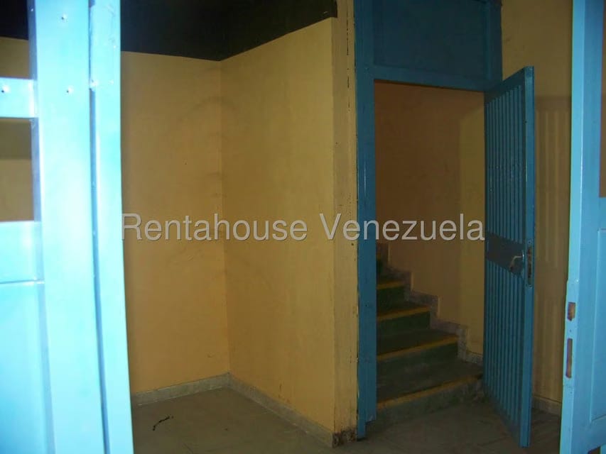 Comercial (Galpon - Deposito) en Alquiler en Las Barrancas, Miranda - 33