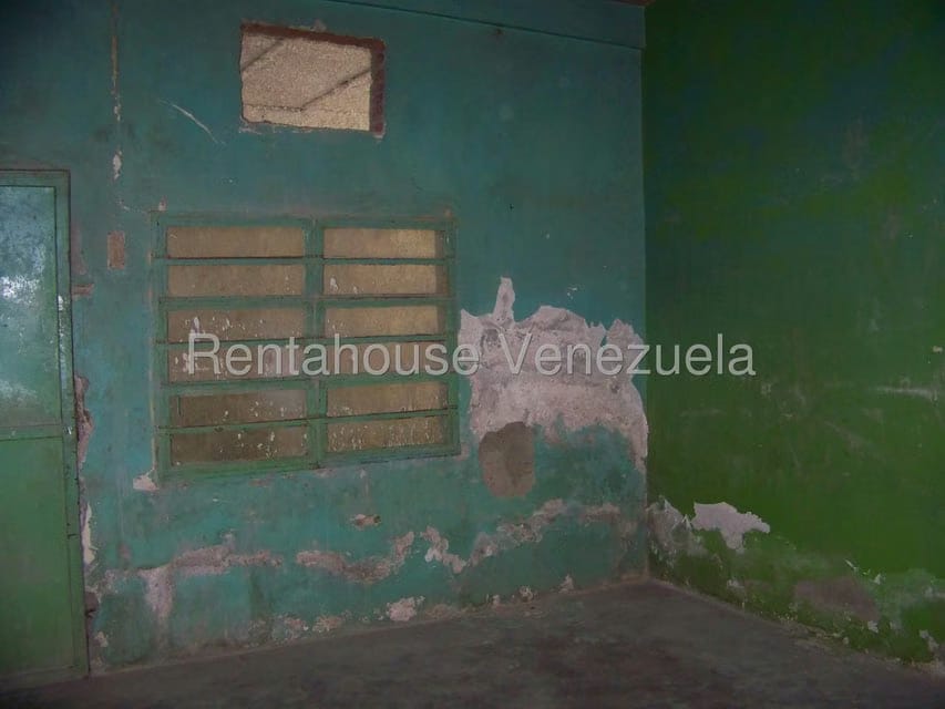 Comercial (Galpon - Deposito) en Alquiler en Las Barrancas, Miranda - 37