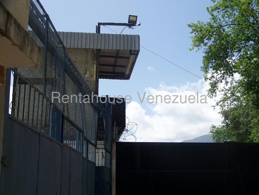 Comercial (Galpon - Deposito) en Alquiler en Las Barrancas, Miranda - 42