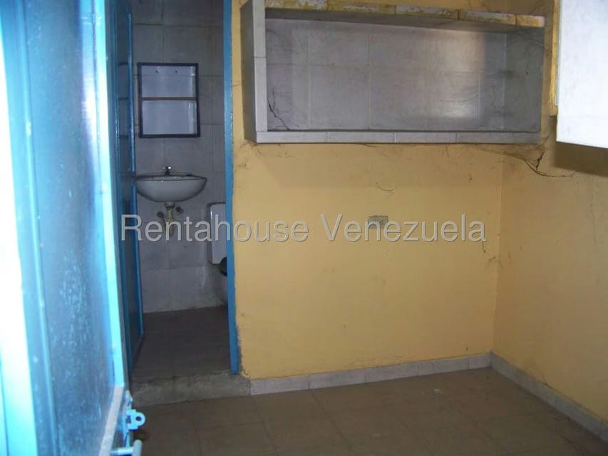 Comercial (Galpon - Deposito) en Alquiler en Las Barrancas, Miranda - 10