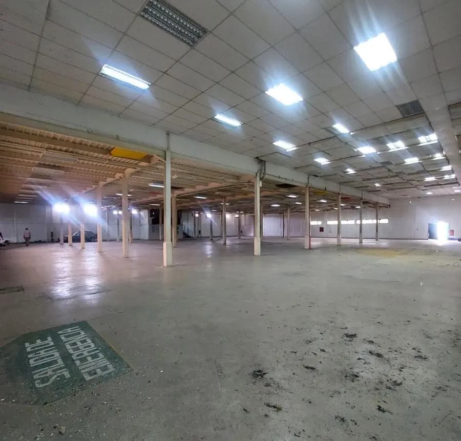 Galpon en Venta en Av. Ernesto Branger Valencia - 11