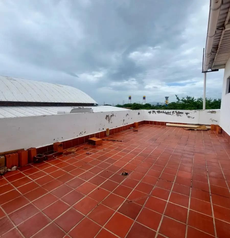 Galpon en Venta en Av. Ernesto Branger Valencia - 7