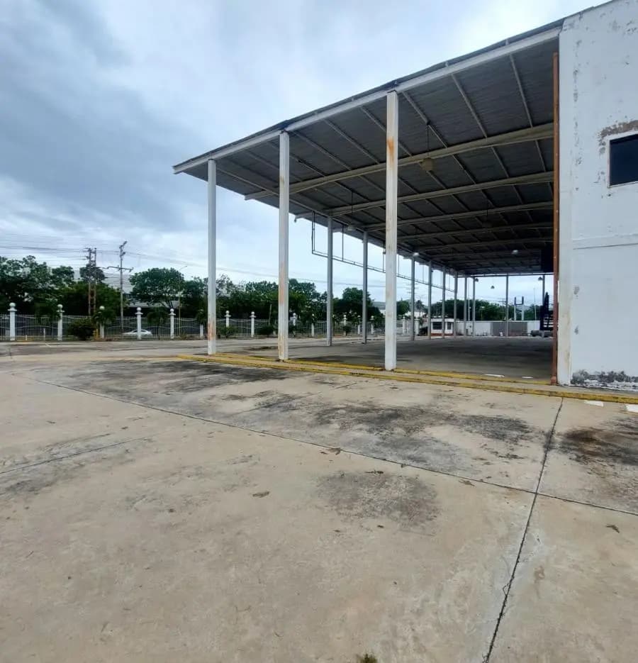 Galpon en Venta en Av. Ernesto Branger Valencia - 10