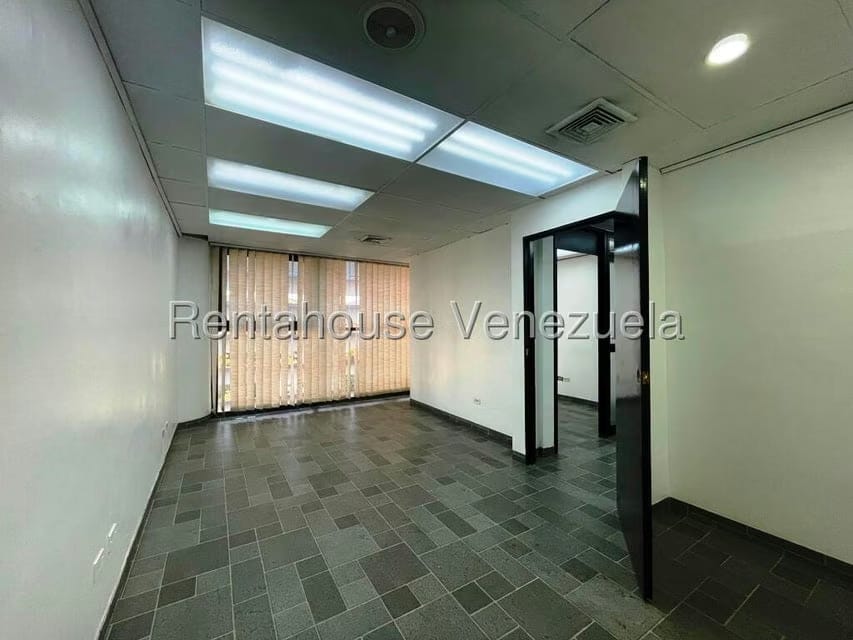 Comercial (Oficina) en Venta en Los Samanes, Distrito Metropolitano - 12