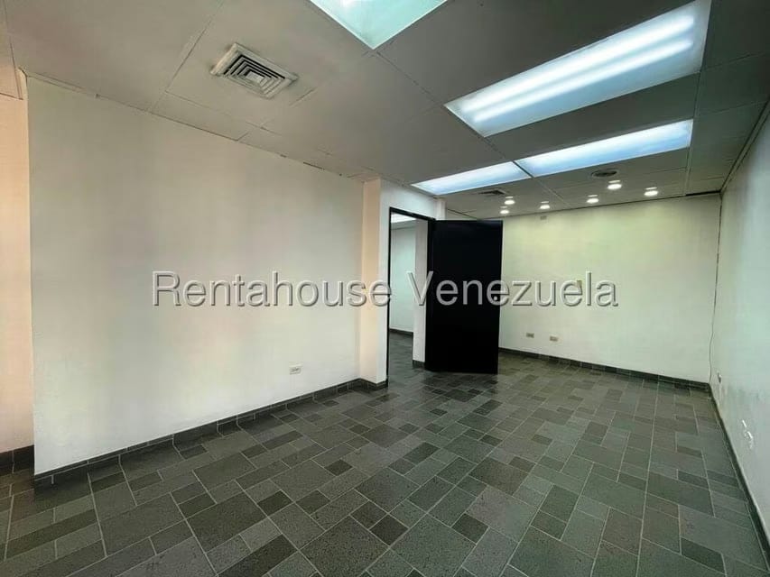 Comercial (Oficina) en Venta en Los Samanes, Distrito Metropolitano - 13