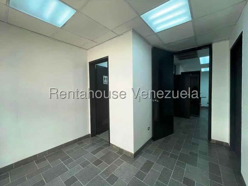 Comercial (Oficina) en Venta en Los Samanes, Distrito Metropolitano - 17
