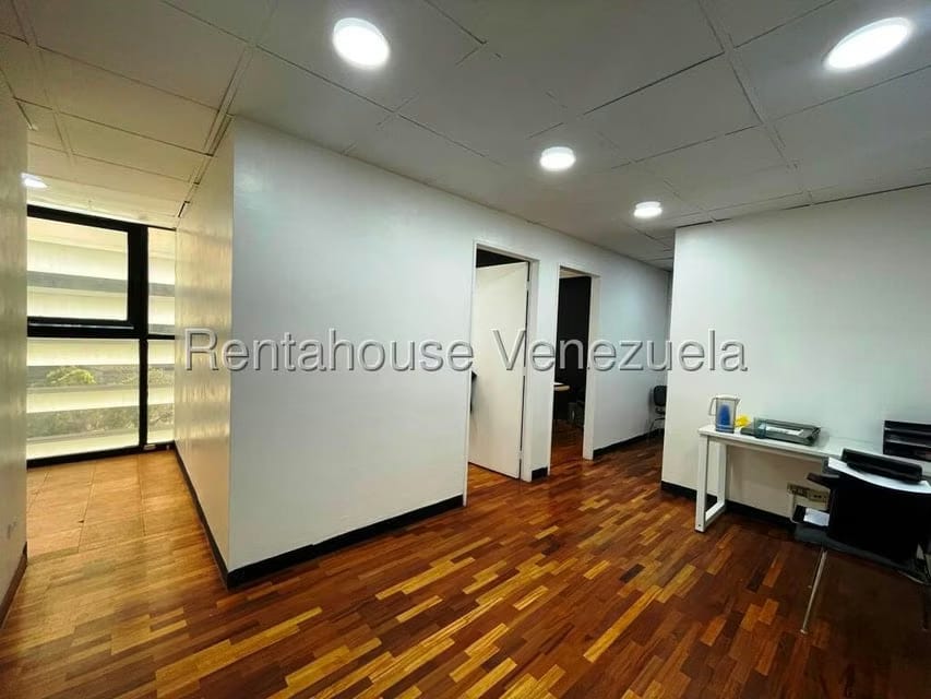 Comercial (Oficina) en Venta en Los Samanes, Distrito Metropolitano - 27
