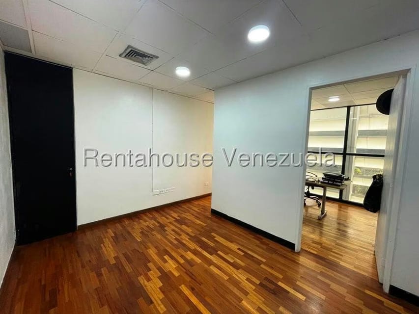 Comercial (Oficina) en Venta en Los Samanes, Distrito Metropolitano - 28