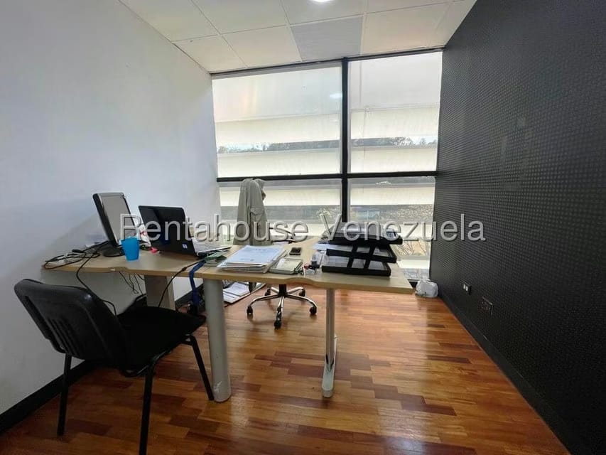 Comercial (Oficina) en Venta en Los Samanes, Distrito Metropolitano - 32