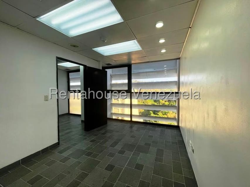 Comercial (Oficina) en Venta en Los Samanes, Distrito Metropolitano - 6