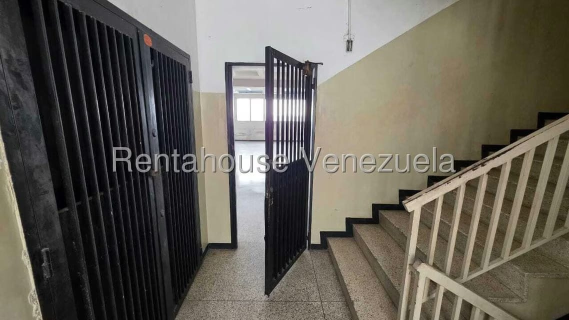 Comercial (Local Comercial) en Alquiler en Palo Verde, Distrito Metropolitano - 5