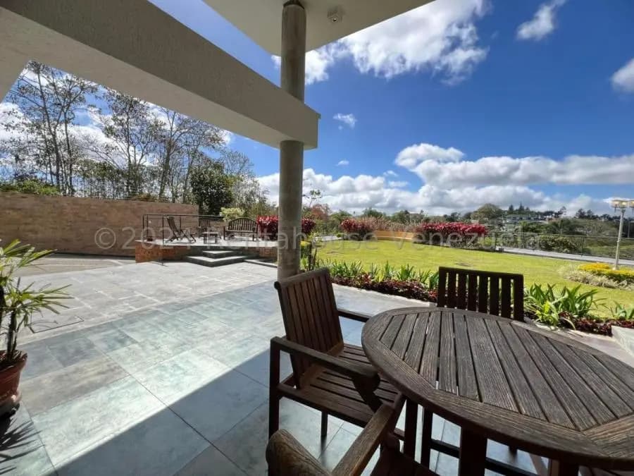 Casa en Venta en La Lagunita Country Club Caracas