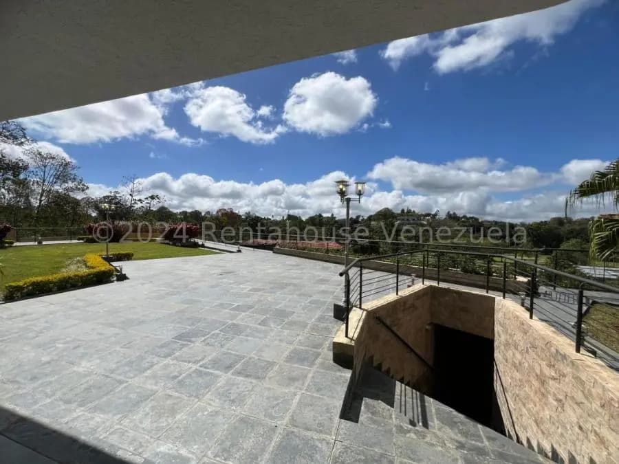 Casa en Venta en La Lagunita Country Club Caracas - 2