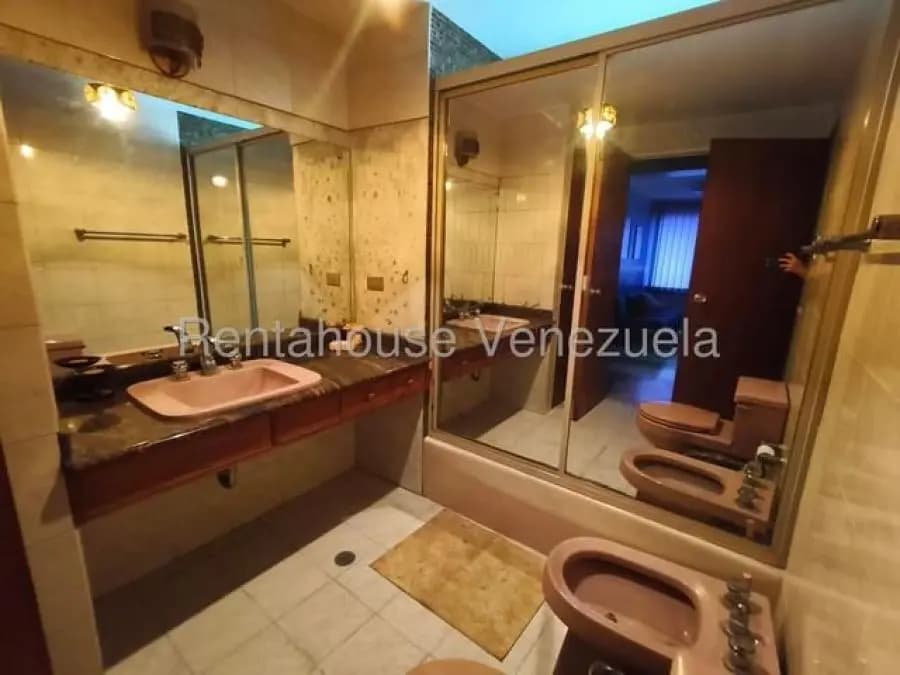 Apartamento en Venta en el bosque Caracas - 8