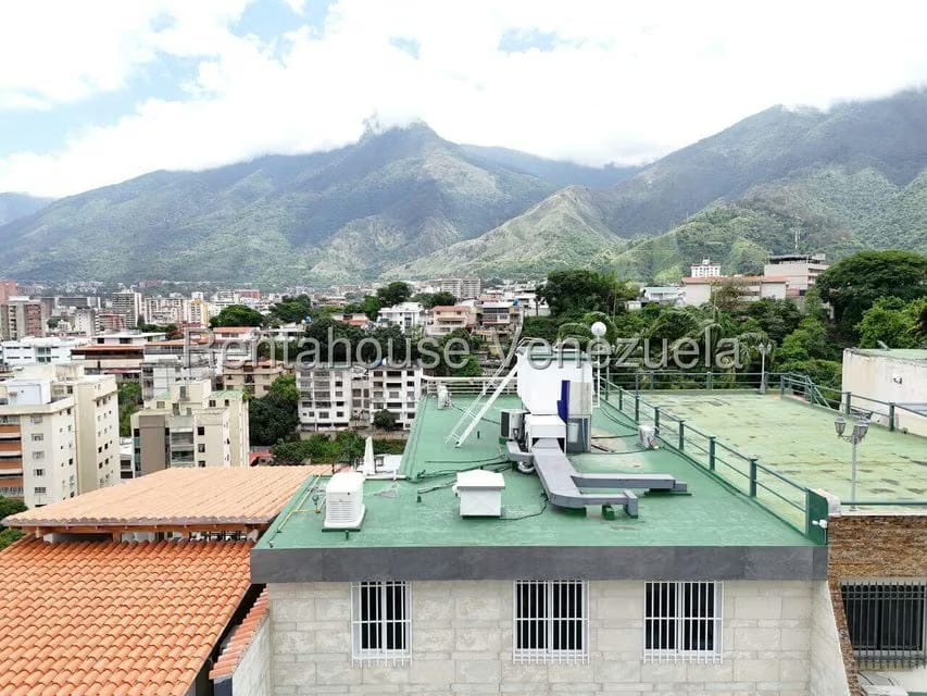 Casa (Duplex) en Venta en El Marques, Distrito Metropolitano - 2