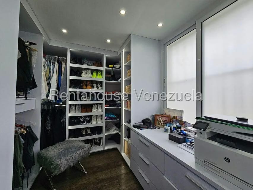 Casa (Duplex) en Venta en El Marques, Distrito Metropolitano - 36