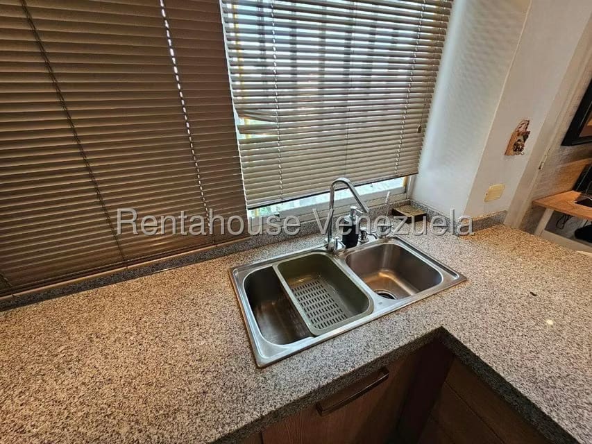 Casa (Duplex) en Venta en El Marques, Distrito Metropolitano - 75