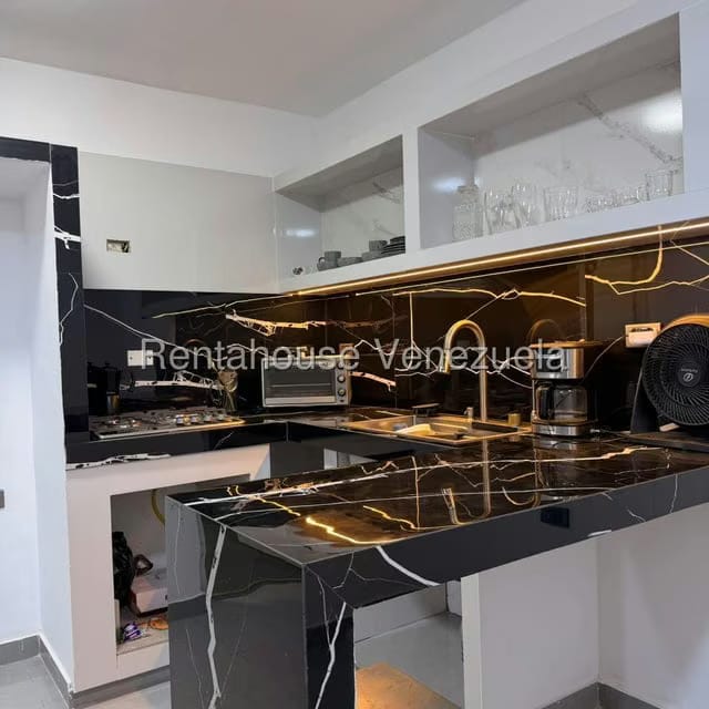 Comercial (Edificio) en Venta en Cementerio, Distrito Metropolitano - 2