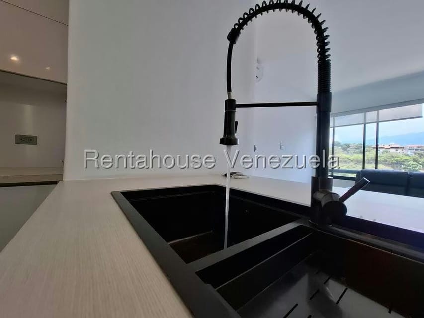 Apartamento (1 Nivel) en Alquiler en Colinas de Bello Monte, Distrito Metropolitano - 11