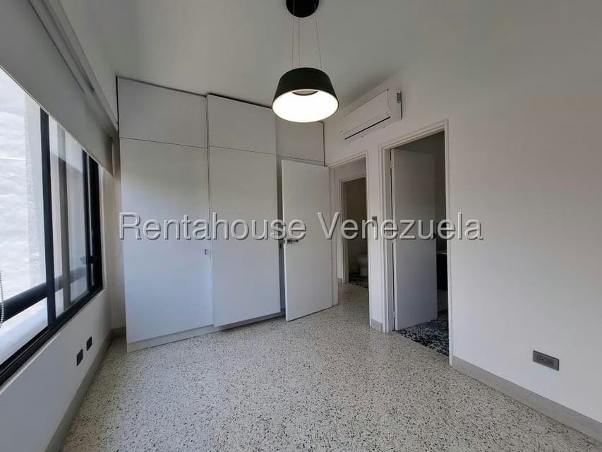 Apartamento (1 Nivel) en Alquiler en Colinas de Bello Monte, Distrito Metropolitano - 15