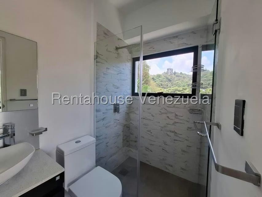 Apartamento (1 Nivel) en Alquiler en Colinas de Bello Monte, Distrito Metropolitano - 16