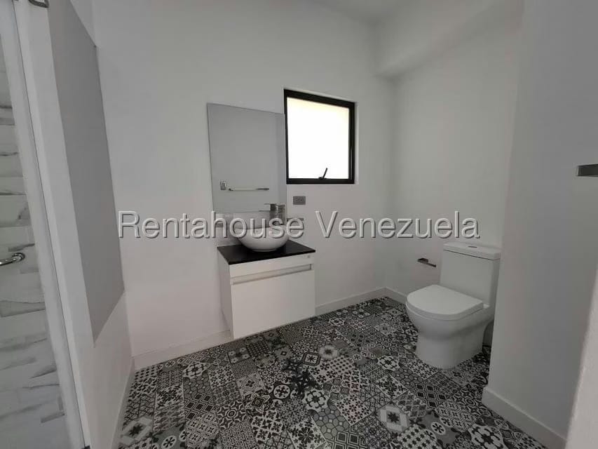 Apartamento (1 Nivel) en Alquiler en Colinas de Bello Monte, Distrito Metropolitano - 19