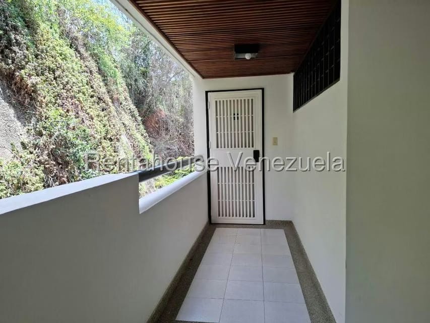 Apartamento (1 Nivel) en Alquiler en Colinas de Bello Monte, Distrito Metropolitano - 23